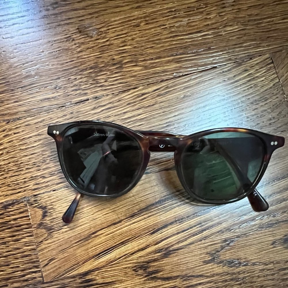 Classic Tortoiseshell Sunglasses in Case